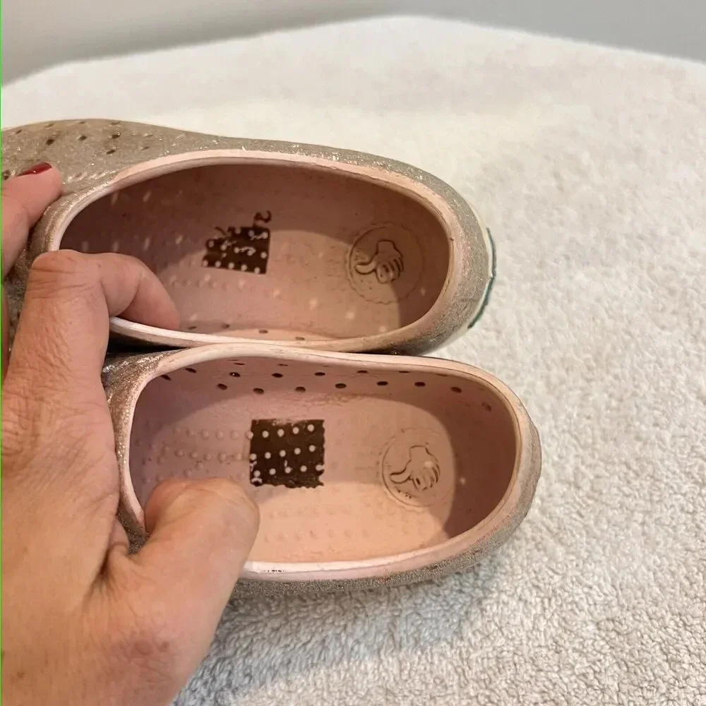 Native Pink Glitter Water Shoes Girls J2 Comfort Outdoor Jefferson Bling
